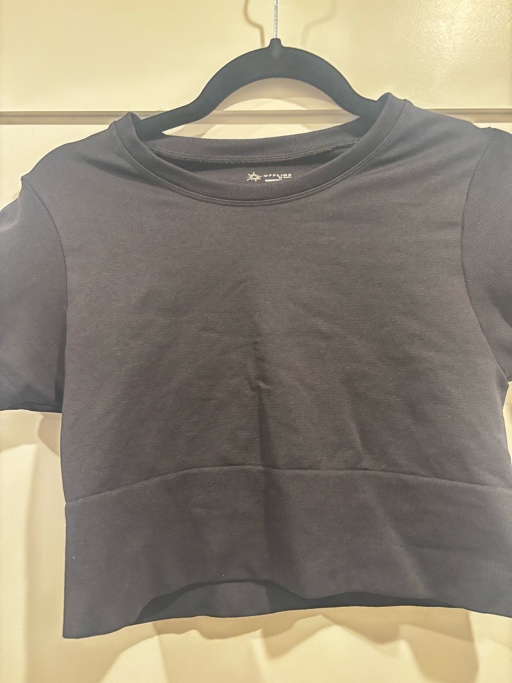Offline by Aerie Black Cropped Tee Size M | Athleisure Workout Gym Yoga Top - Picture 2 of 4